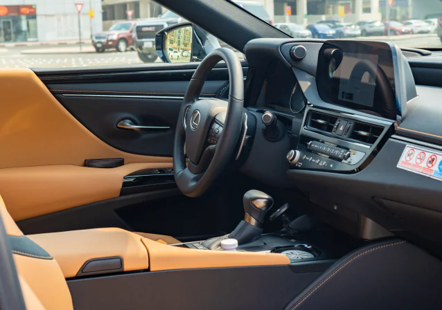Lexus ES300H Side